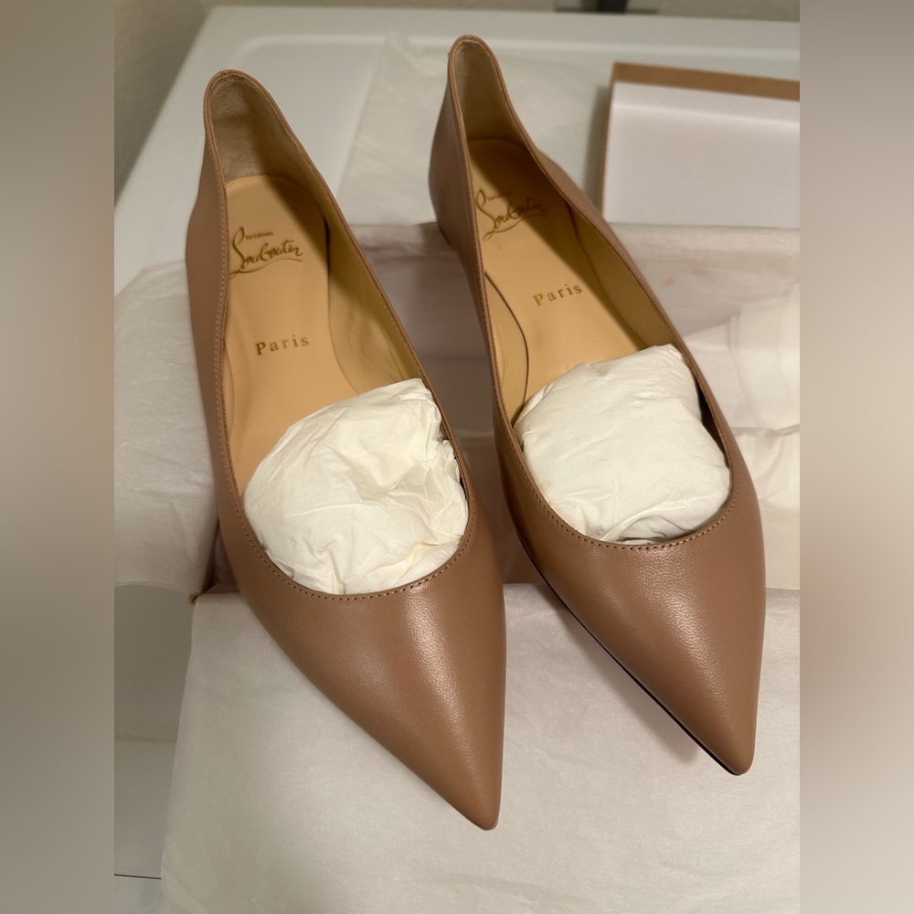 *Brand New* Christian Louboutin Ballalla Flat Napa, nude, size 39